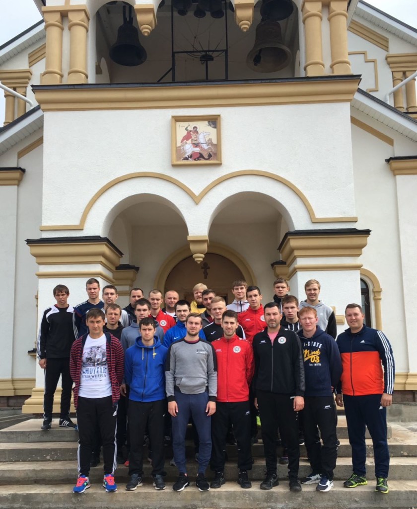 Команда по мини-футболу «Прогресс» посетила храм Георгия Победоносца